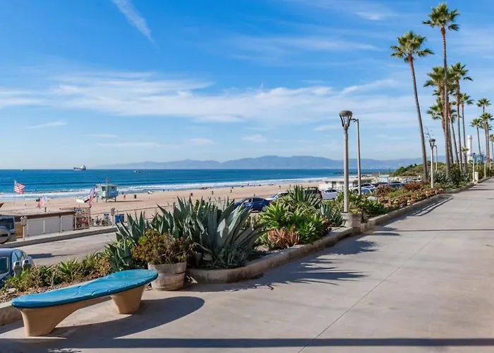 Amazing Location! Luxurious Beach Cottage.Ocean Views