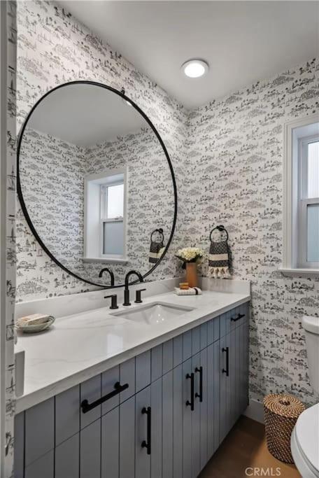 Amazing Location! Luxurious Cottage.ocean Views Manhattan Beach
